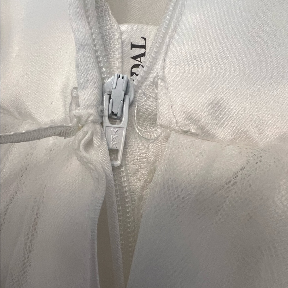 Lady Eleanor for David's Bridal Flower Girl Dress- Size 6 - Picture 8 of 17